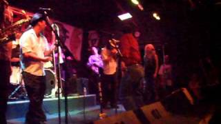 The Legendary Jcs - Liftin Me- live from Skippers
