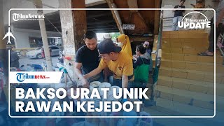 Cicipi Bakso Urat Pak Jedot di Pasar Tanah Abang, Tetap Ramai Meski Pembeli Kerap Kejedot