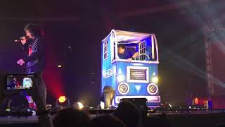 Caparezza - L&#39;uomo che premette | Unipol Arena Bologna 25 Novembre 2017