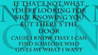 Don&#39;t Let Me Stop You - Kelly Clarkson (Lyrics)