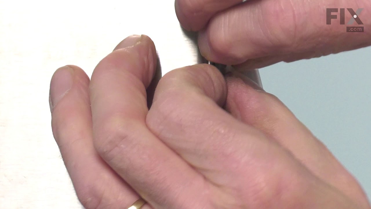 Replacing the Refrigerator Handle Assembly