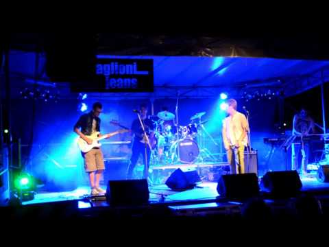 Helena - The Cat Is The Table (Live @ Finale Calino Live Band 2013)