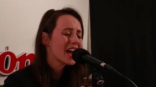 Gordi "On My Side" (Live at the Rolling Stone Australia Office)