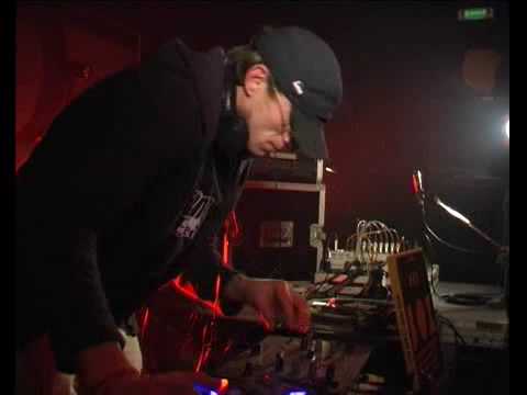 Massiv Gox Represents Jarring Effects Label