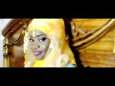 INTRO MARIAGE MADAME GUEYE AVEC WALLY SECK FT ARMEL GABBANA