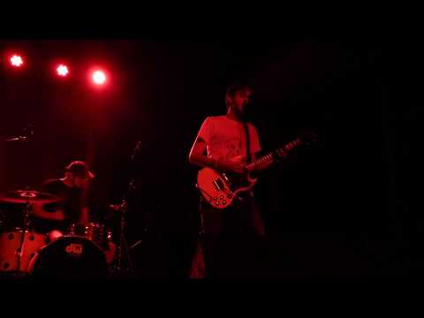 Leave Him Now - Cloud Nothings