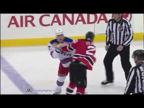 Brandon Dubinsky vs David Clarkson Dec 20, 2011