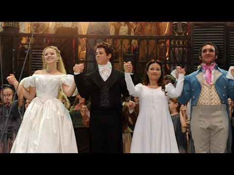 Valjean's Death & The Finale (Do You Hear the People Sing) -- Les Misérables in Concert