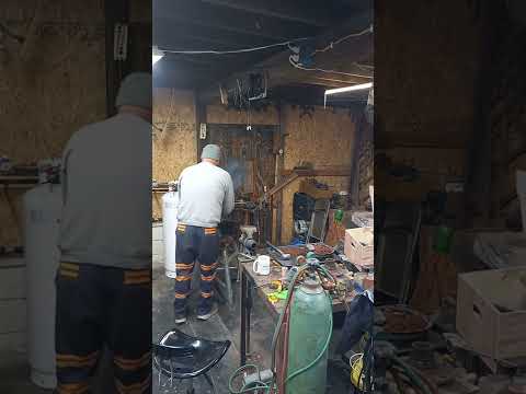 pouring Babbitt to make a soft hammer