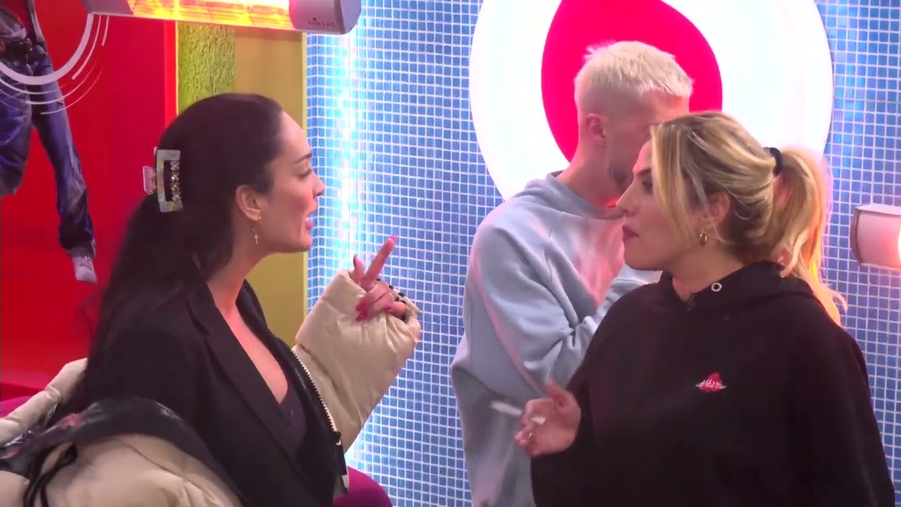 “Mbylle, hipokrite…”/ Erjola debaton ashpër me Ilnisën: Ti përdor njerëz