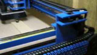preview picture of video 'Homebuilt CNC Router  (Belt Driven)'