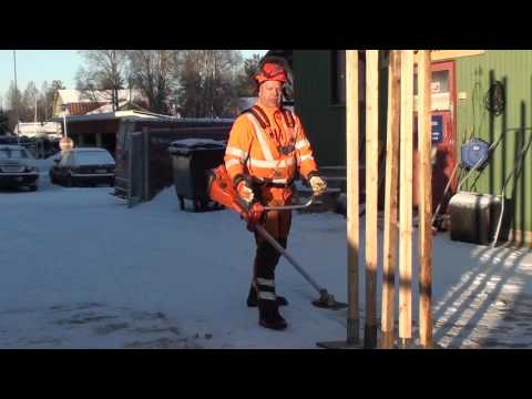 Metsolan Metsäkoulu 4, Raivaussahan teränkäyttötekniikkaa