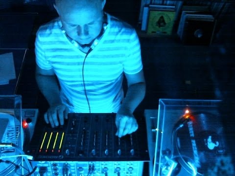 1200AM@Livebeats -Vinyl Only Club Night February2015- New Electronic Beats in a full Length Club Mix