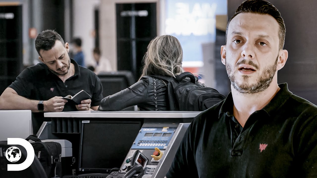 Policial investiga fraude em compra de passagem área | Aeroporto - Área Restrita | Discovery Brasil