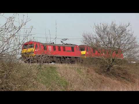 DB 90028 & EWS 90040 at Warrington ...