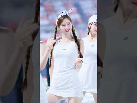 커여운 머리에 그렇지 않은 아웃송