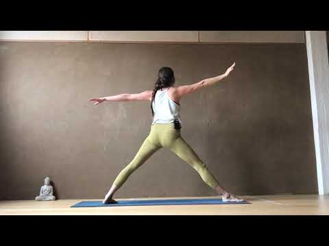 Eine Yoga-Sequenz, die Körper und Geist belebt. Für alle Niveaus.