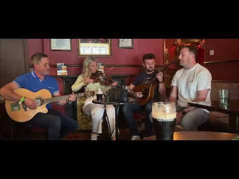 Dreams - The Whistlin' Donkeys - Live from JJ Bowles pub, Limerick