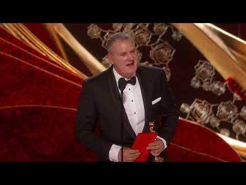 Thumbnail of the video: "Bohemian Rhapsody" wins Best Film Editing