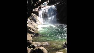 preview picture of video 'Josephine Falls, Wooroonooran National Park'