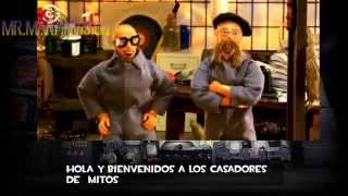 los cazadores de mitos parodia de pollo robot (subtitulado al español)