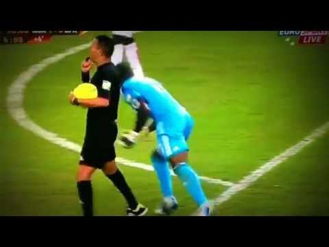Celebration FAIL! Nigeria keeper Vincent Enyeama tries to lift up the referee!!!