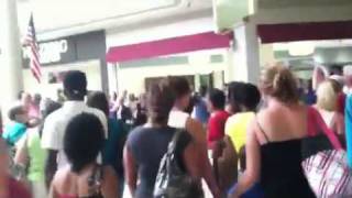 Cross Creek Mall flash mob singers