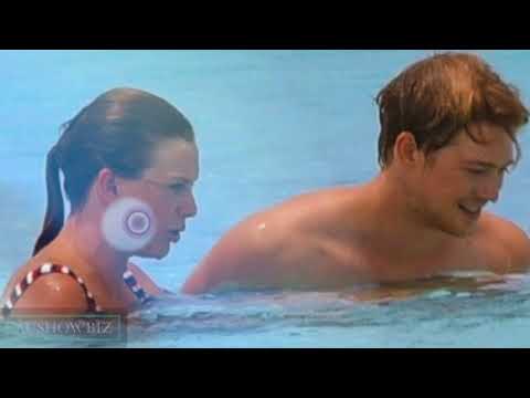 download lagu mp3 mp4 Taylor Swift Joe Alwyn Kiss, download lagu Taylor Swift Joe Alwyn Kiss gratis, unduh video klip Taylor Swift Joe Alwyn Kiss