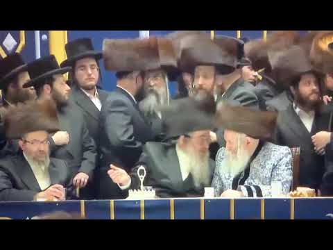 Bobover Rebbe At A Wedding