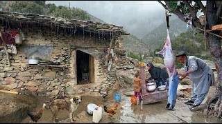 Heavy Rain & Storms in the Mountains of Afghanistan 🌧️| A Nomadic Family Struggles to Survive Alone 