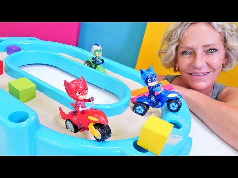 PJ Mask Spielzeug Video. Die Pyjamahelden machen ein Wettrennen. Spielspaß mit Nicole