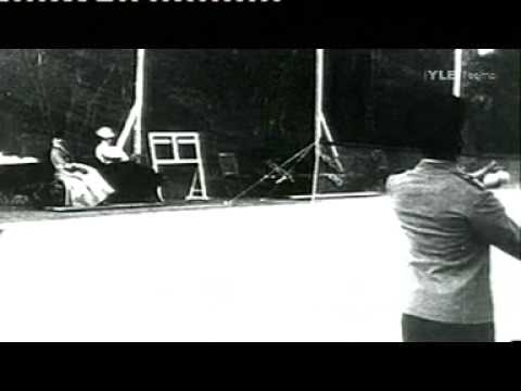 Nikolai II play tennis