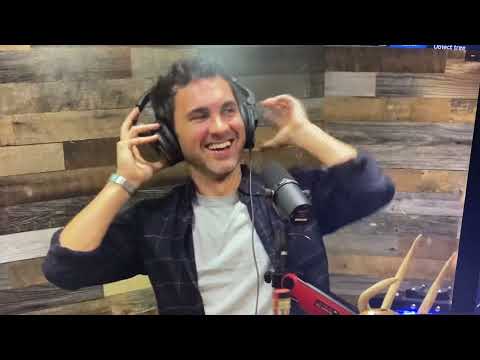 Mark Normand roasts Joe Rogan and Ari Shaffir in 10 seconds.