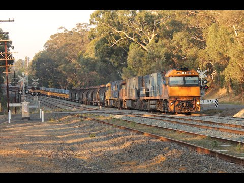 NR104, NR66 & NR106 on 3WX4 steel train - Broadford Victoria - 08/04/2013