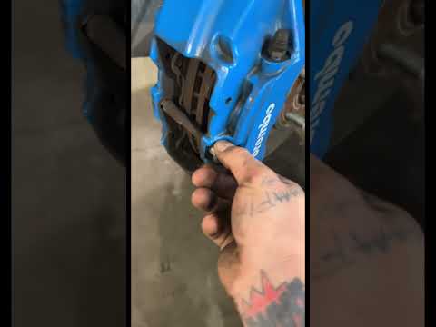 Doing brakes on a focus #ford #focus #rs #brembo #brakes #howto #blue