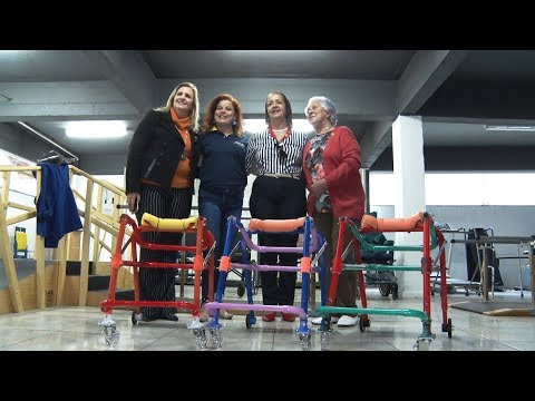 Rotary Club de Nova Friburgo doa andadores à Apae