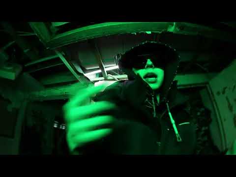 DeLuxi - Materianisti (Official Music Video)