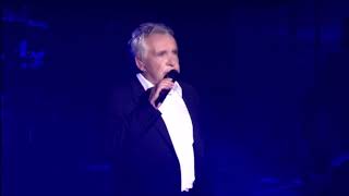 Michel Sardou / Je ne suis pas mort, je dors    (Live 2013  Les Grands Moments à l'Olympia)