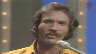 Marty Robbins - Rollin' in my Sweet Baby's Arms 1974