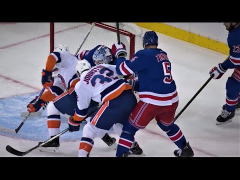 Cal Clutterbuck Makes It 3-0 Islanders