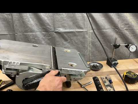 Timber Framing: Makita KP312 planer removing pitch and cleaning chip ejection chute