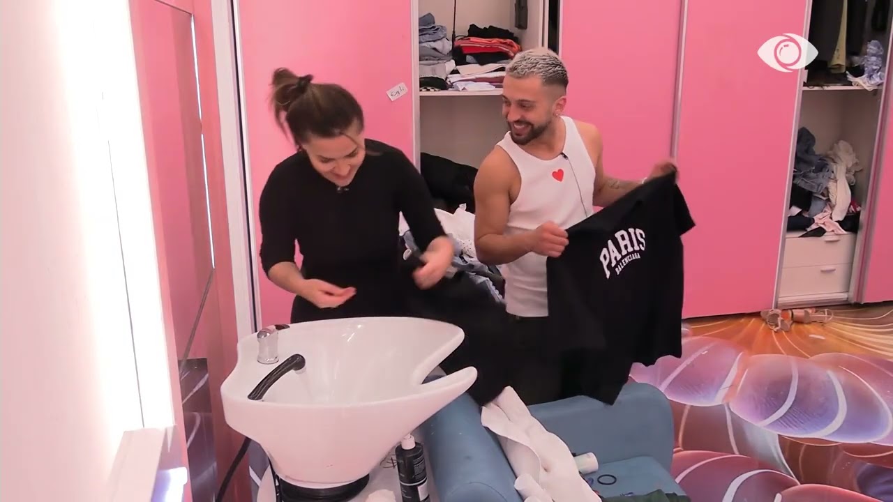 Rozana ndihmon Gjestin për darkën e tij me Eglin