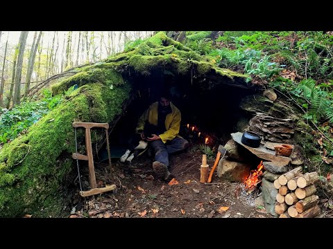 7 Tage Solo-Überlebenscamping im Regenwald, Bau einer warmen Bushcraft-Unterkunft, am Lehmkamin
