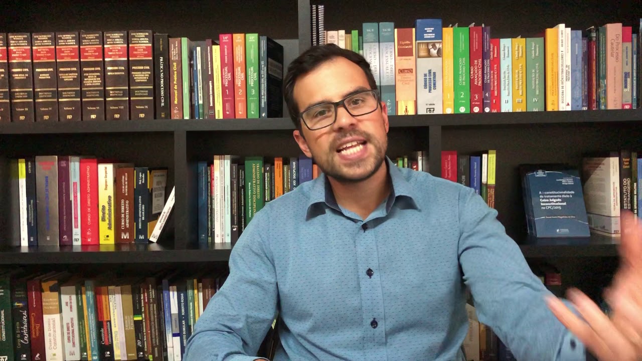 Juiz e Auxiliares da Justiça