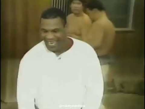 Mike Tyson in Japan 🇯🇵 1988  , Sumo 300Lbs vs Tyson 🥶😈#boxing #shorts #miketyson