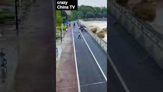 こういうやつらが台風の日に畑の様子見に行って、大体帰って来なくなるパターン（中国）⑭