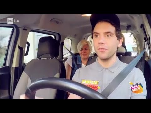 Mika in taxi a Firenze 2 - Stasera CasaMika 14/11/2017