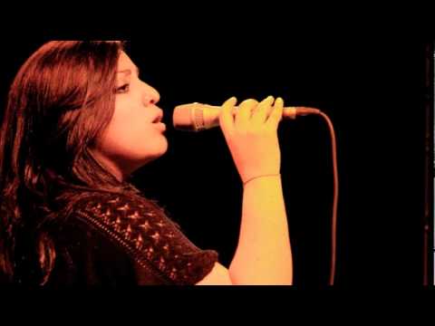 Laura Morena - Em Louvor a Jesus