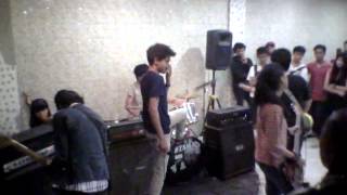 Download lagu FIV CARDS MIRACLE - KENANGAN TERINDAH @edisan cafe pasar segar depok ( VIDEO) mp3