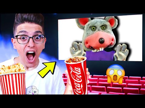 REAGIAMO AI VIDEO PIÙ VIRALI E PAUROSI SU CHUCK E CHEESE ANIMATRONICS!!